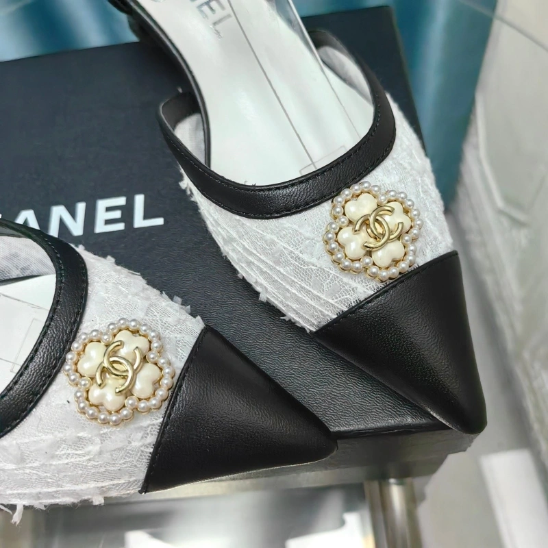 Classic Chxnxl Sandals 128671