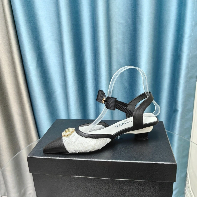 Classic Chxnxl Sandals 128671