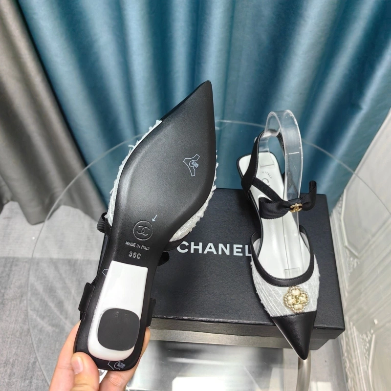 Classic Chxnxl Sandals 128671