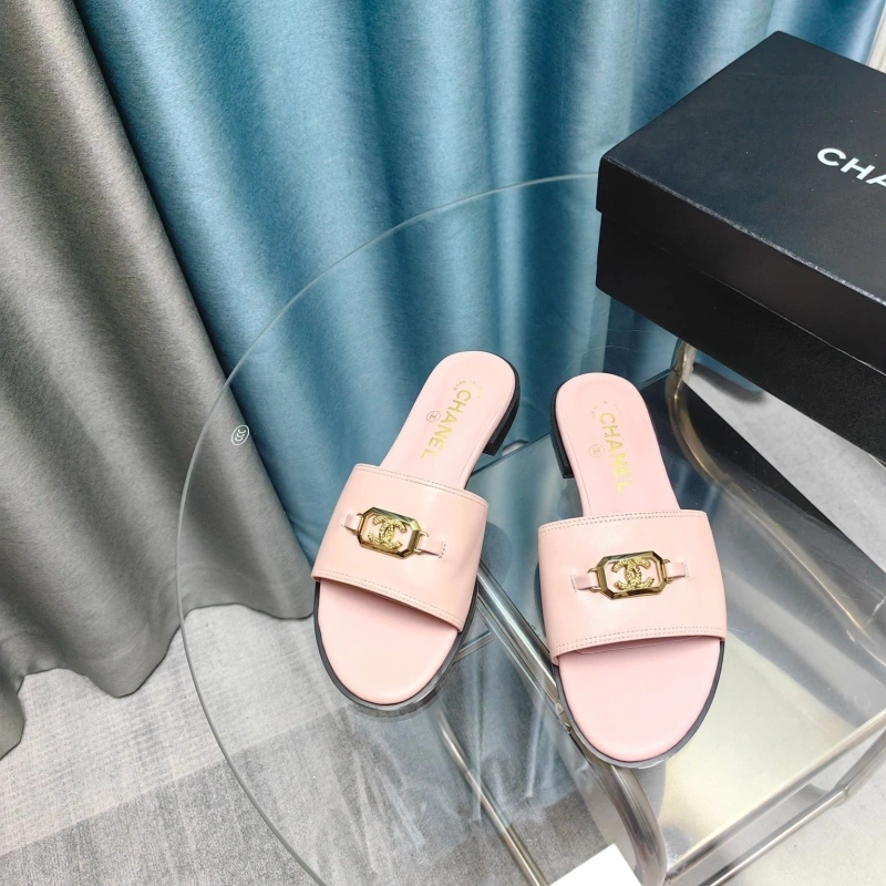 Bold Chxnxl Slippers 128244