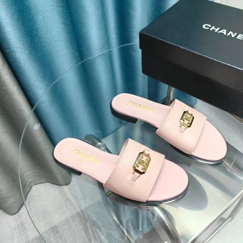 Bold Chxnxl Slippers 128244