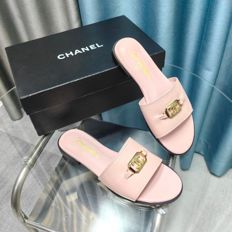Bold Chxnxl Slippers 128244