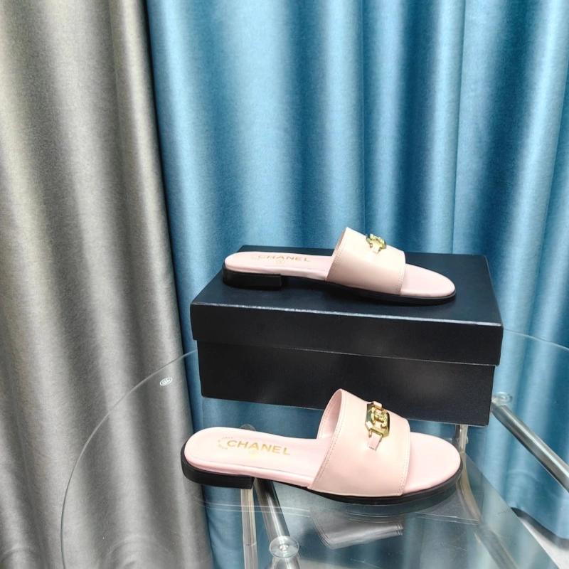 Bold Chxnxl Slippers 128244