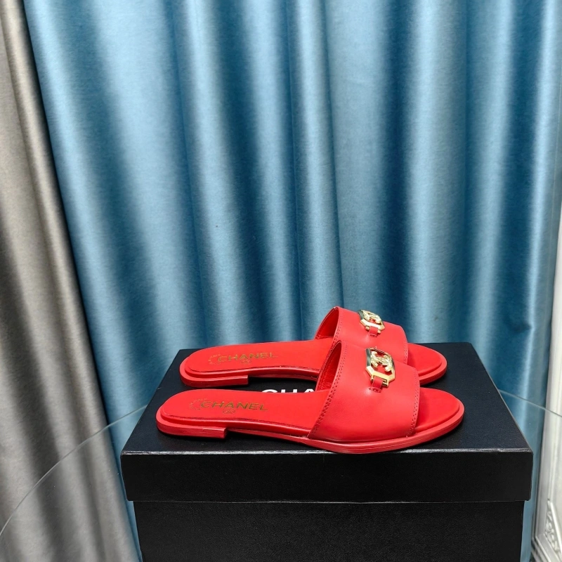 DailyWear Chxnxl Slippers 128240