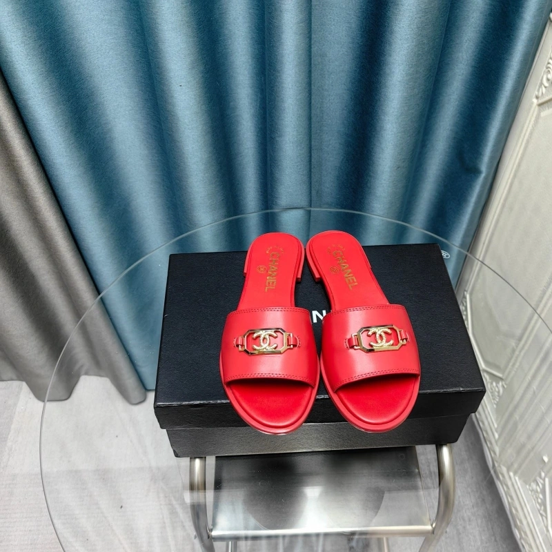 DailyWear Chxnxl Slippers 128240