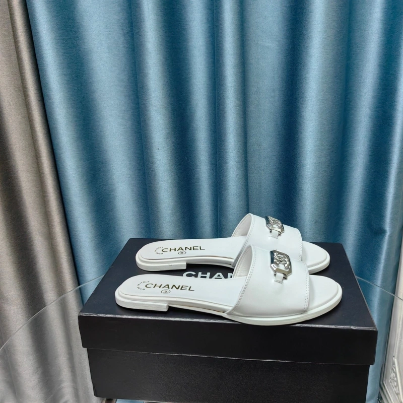 Timeless Chxnxl Slippers 128242
