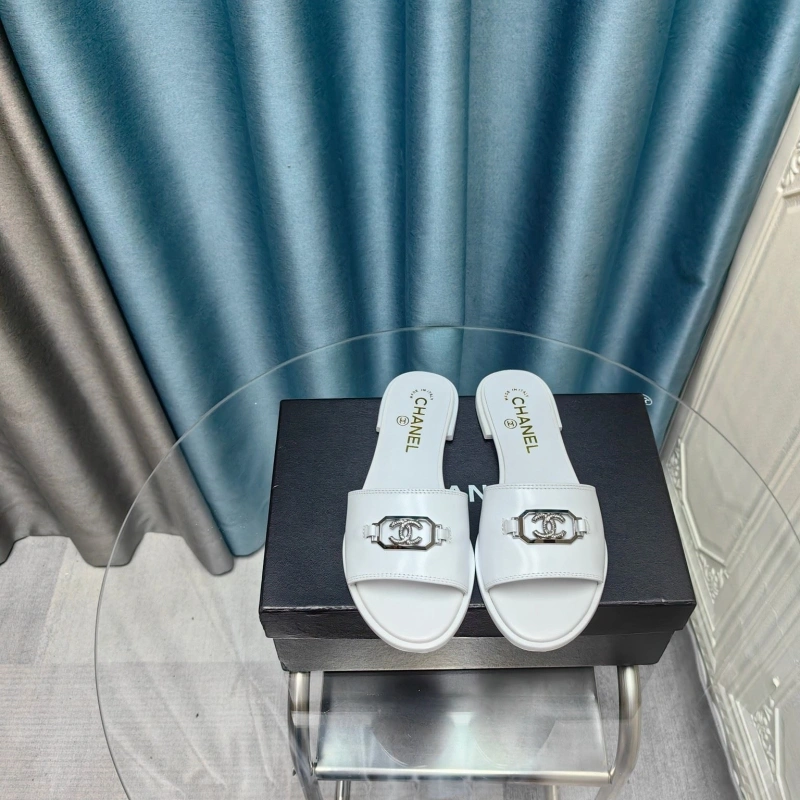 Timeless Chxnxl Slippers 128242