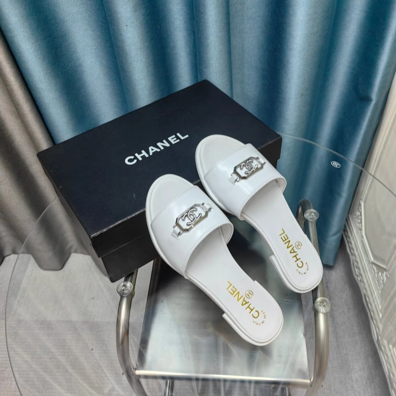 Timeless Chxnxl Slippers 128242