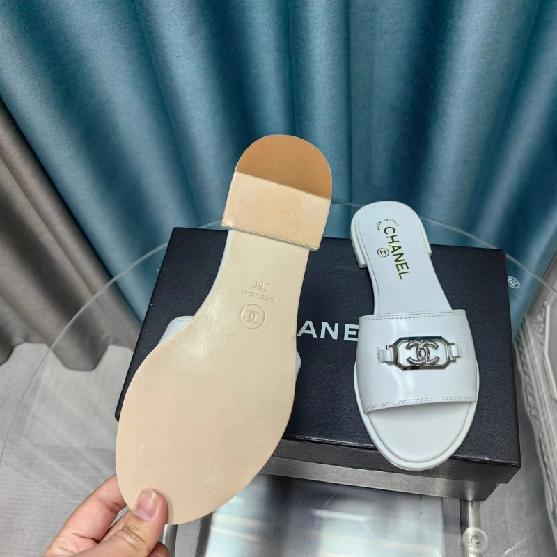 Timeless Chxnxl Slippers 128242