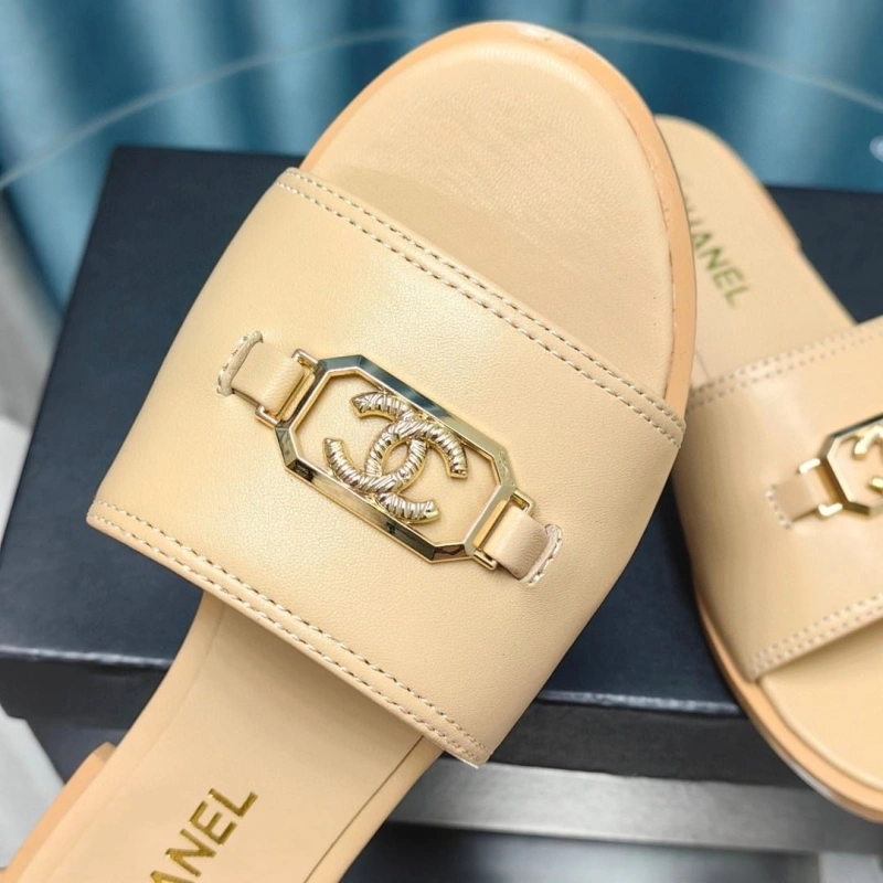 Elegant Chxnxl Slippers 128239