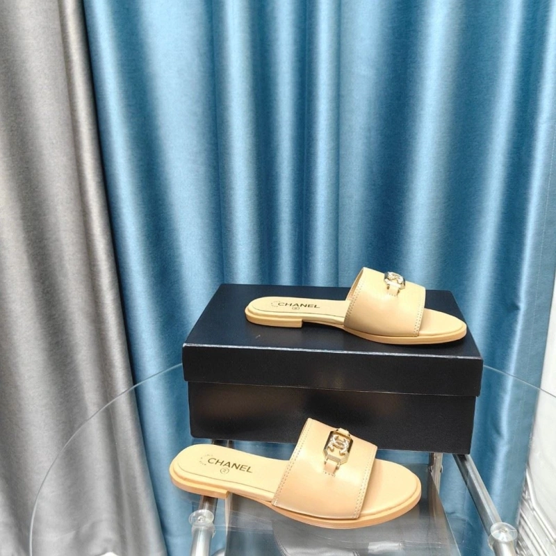 Elegant Chxnxl Slippers 128239