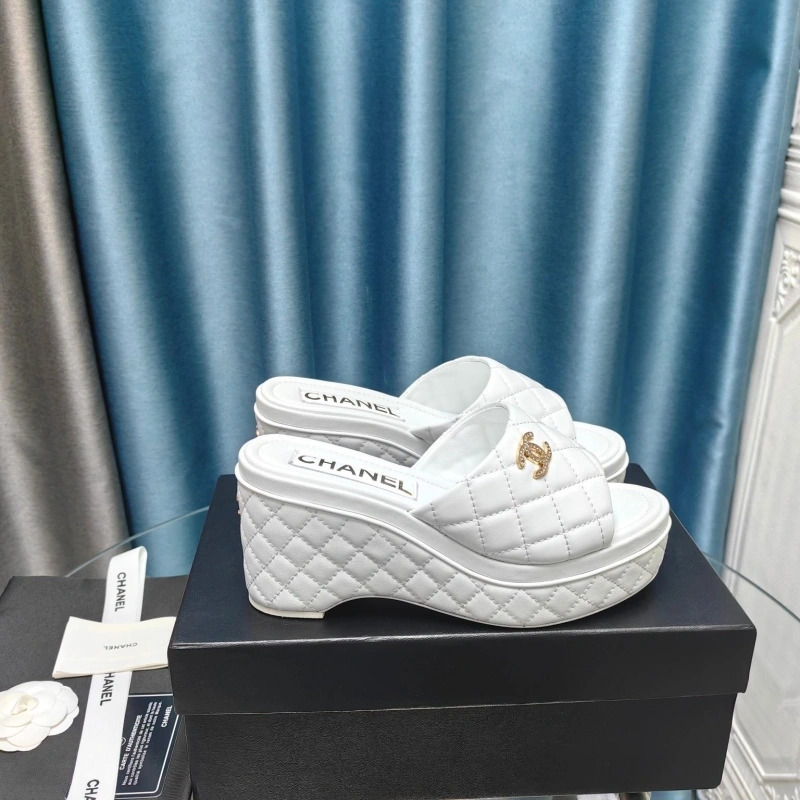 Elegant Chxnxl Slippers 128235