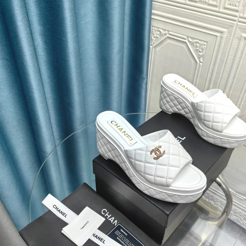 Elegant Chxnxl Slippers 128235