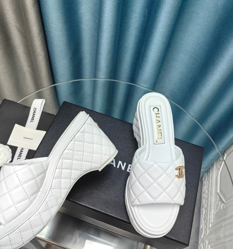 Elegant Chxnxl Slippers 128235