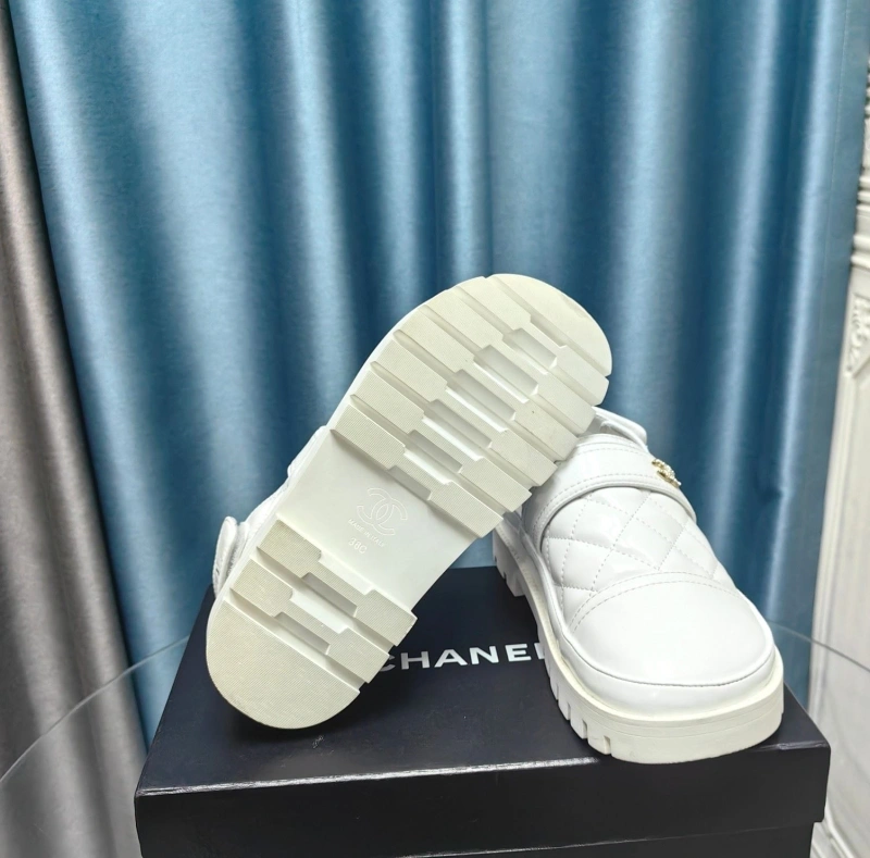 Stylish Chxnxl Sandals 128677