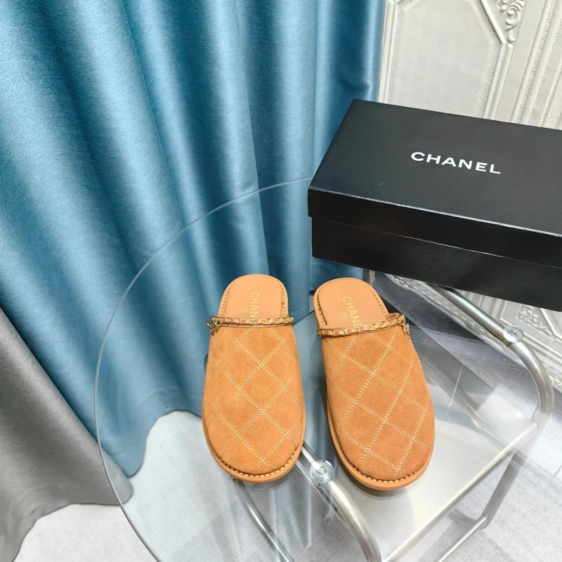 Bold Chxnxl Slippers 128227