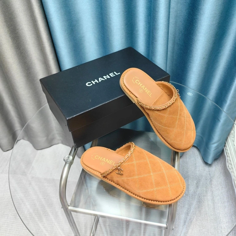 Bold Chxnxl Slippers 128227
