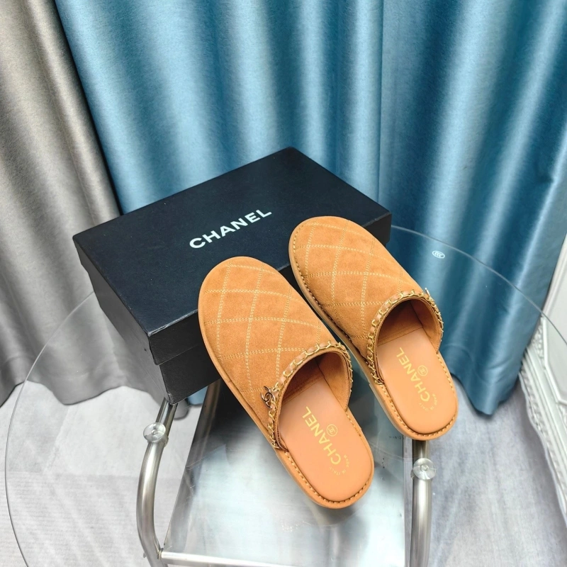 Bold Chxnxl Slippers 128227