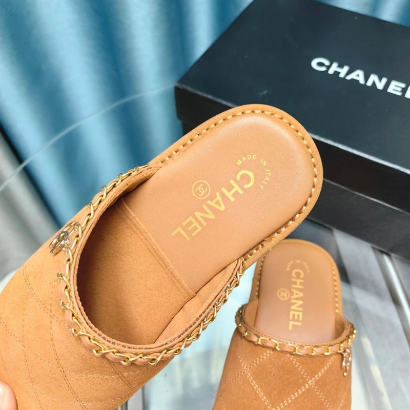 Bold Chxnxl Slippers 128227