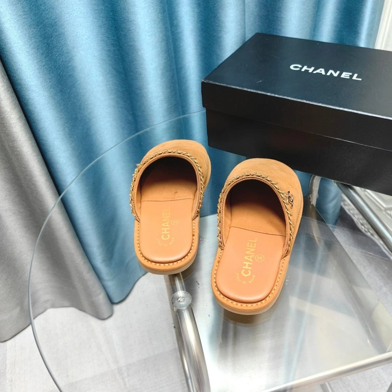 Bold Chxnxl Slippers 128227