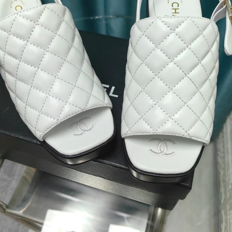 Stylish Chxnxl Sandals 128648