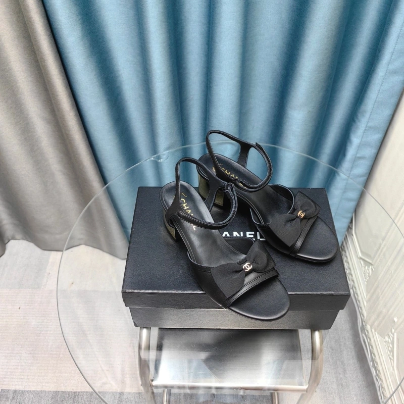 ModernLook Chxnxl Slippers 128211