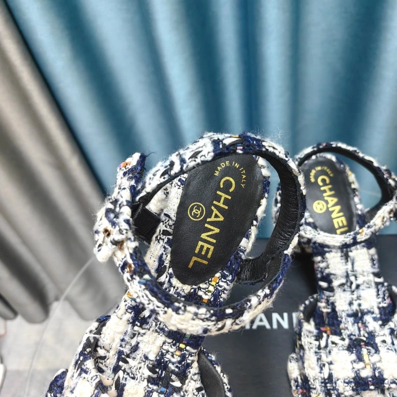 WellDesigned Chxnxl Sandals 128645
