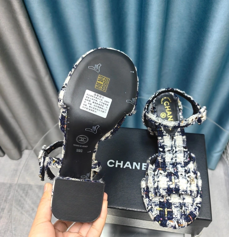WellDesigned Chxnxl Sandals 128645