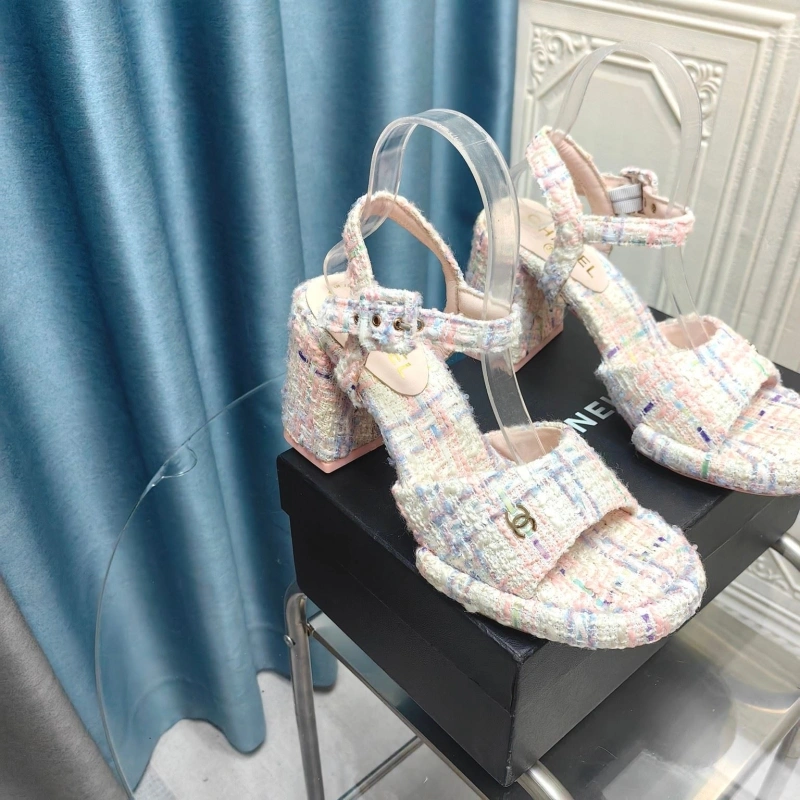 NewStyle Chxnxl Sandals 128644