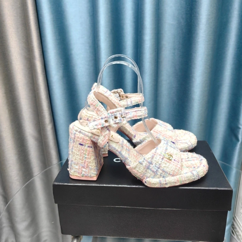 NewStyle Chxnxl Sandals 128644