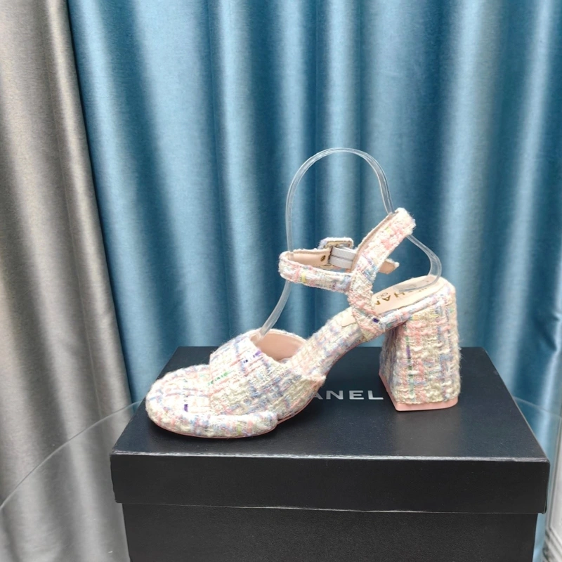 NewStyle Chxnxl Sandals 128644