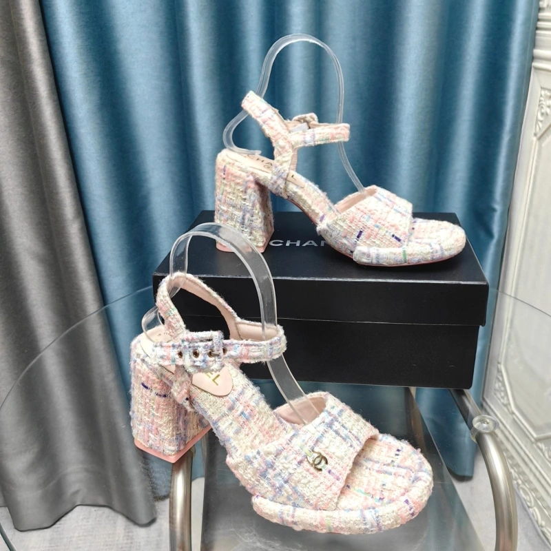 NewStyle Chxnxl Sandals 128644