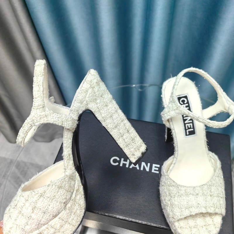 Vibrant Chxnxl Sandals 128639