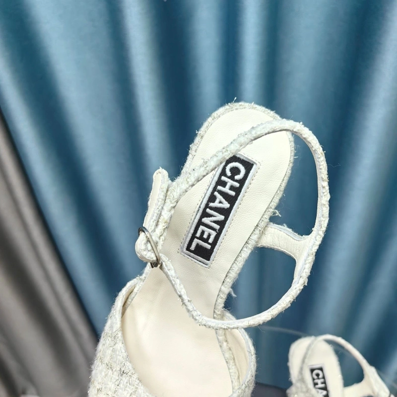 Vibrant Chxnxl Sandals 128639