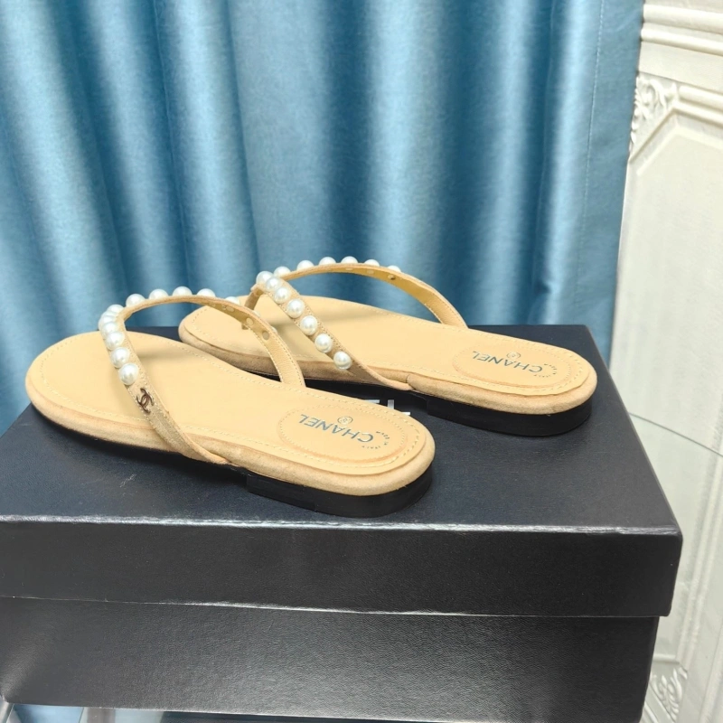 Unique Chxnxl Slippers 128214