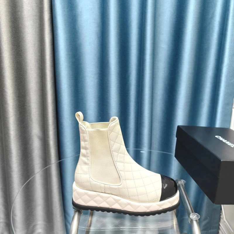 Vibrant Chxnxl Boots 129713