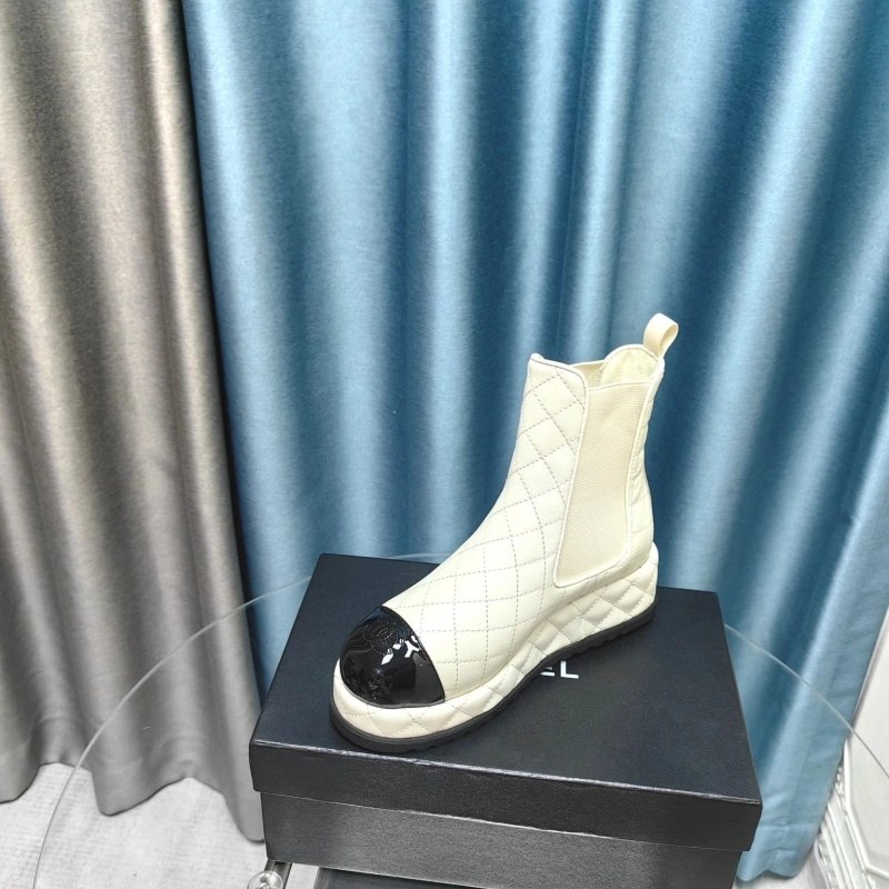 Vibrant Chxnxl Boots 129713