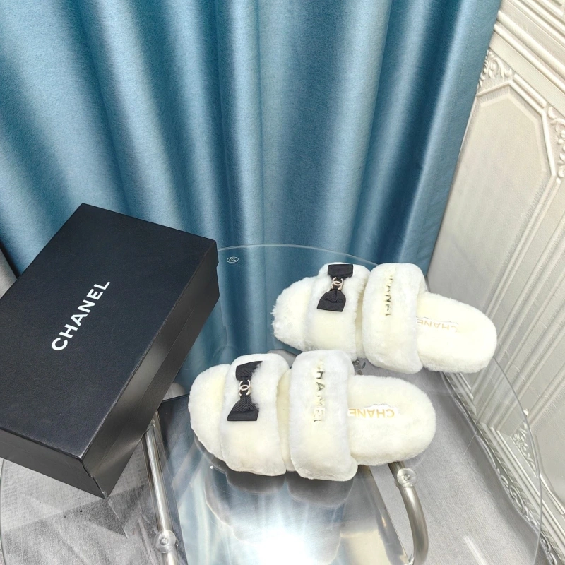Practical Chxnxl Slippers 128200