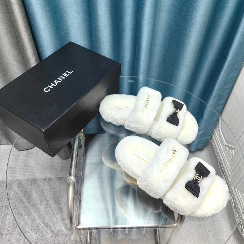 Practical Chxnxl Slippers 128200