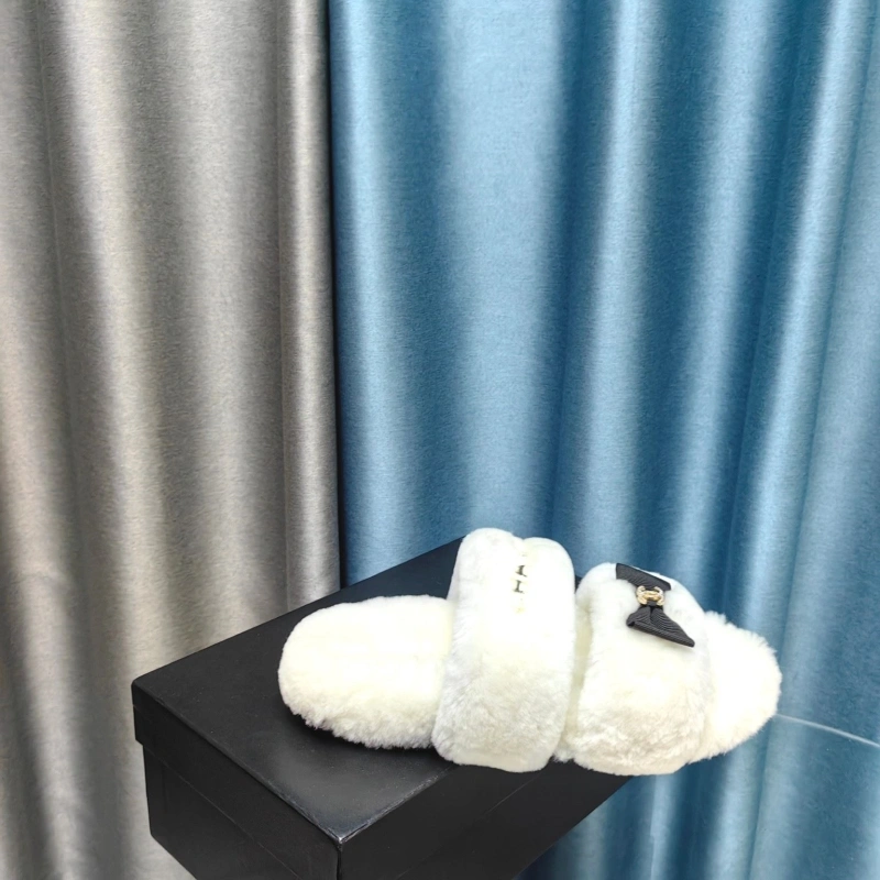 Practical Chxnxl Slippers 128200