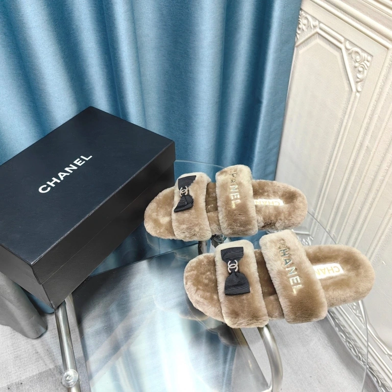 Bold Chxnxl Slippers 128201