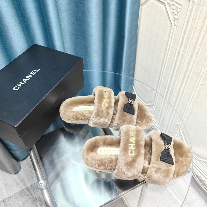 Bold Chxnxl Slippers 128201