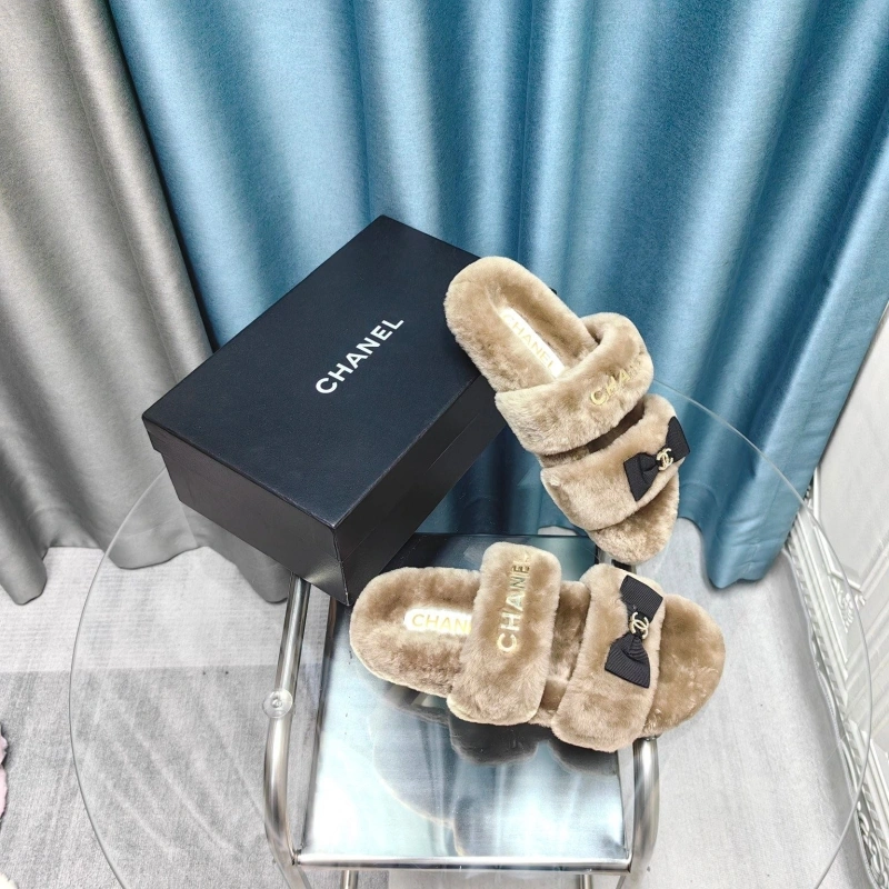 Bold Chxnxl Slippers 128201
