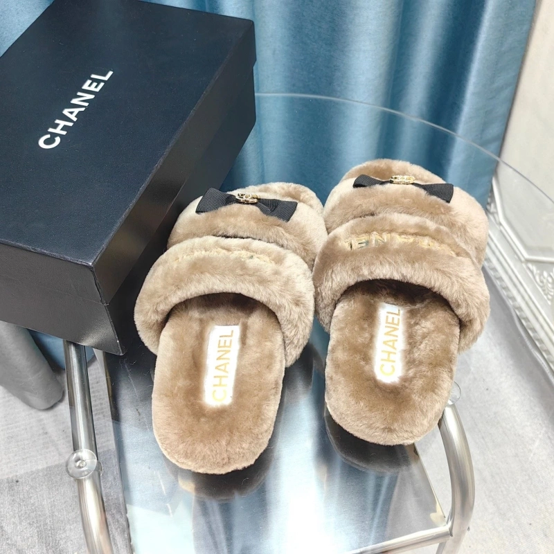 Bold Chxnxl Slippers 128201