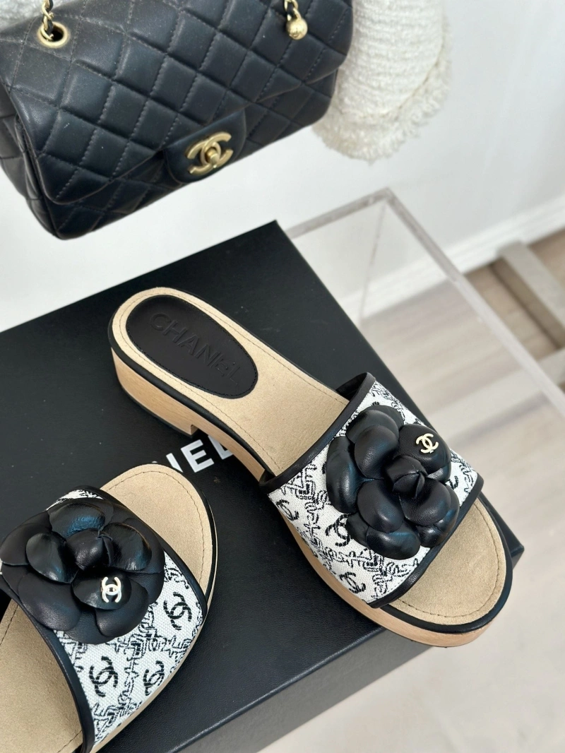 Lightweight Chxnxl Slippers 128193