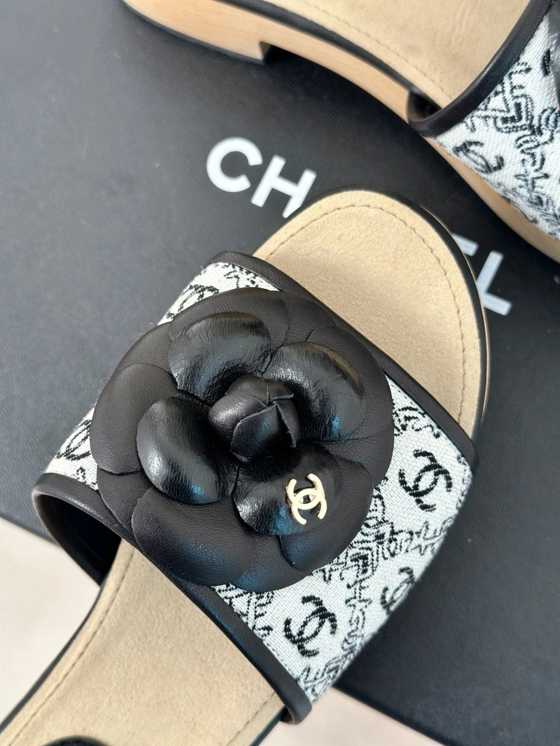 Lightweight Chxnxl Slippers 128193