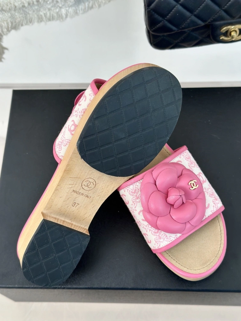 Sophisticated Chxnxl Slippers 128189