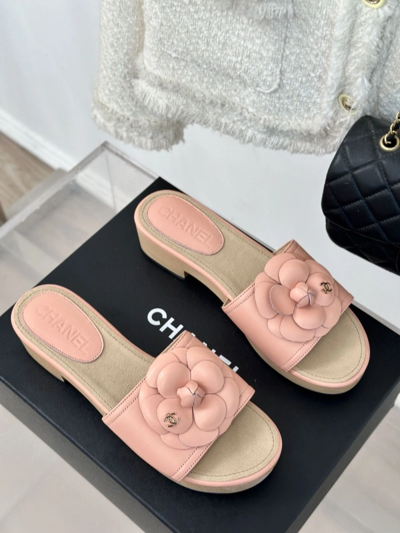 Refined Chxnxl Slippers 128192