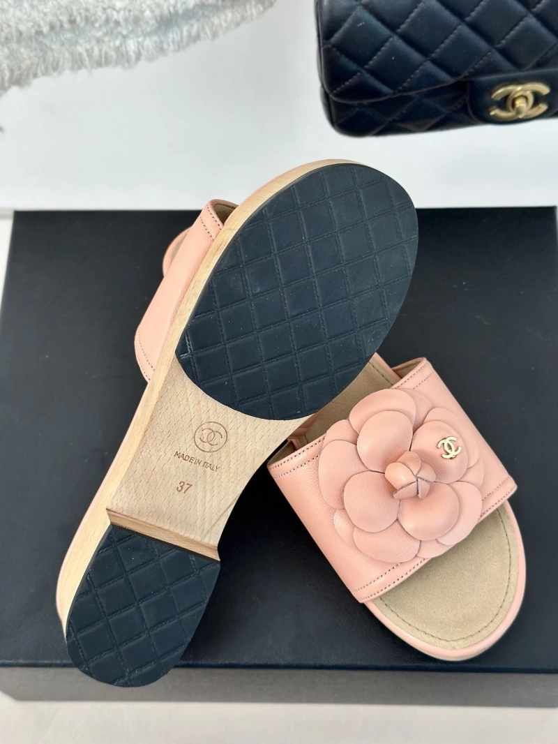 Refined Chxnxl Slippers 128192