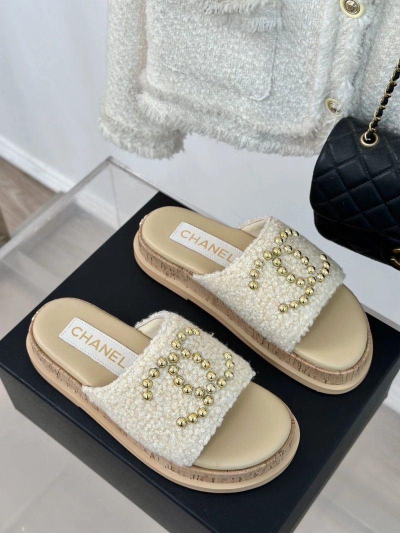 Stylish Chxnxl Slippers 128187